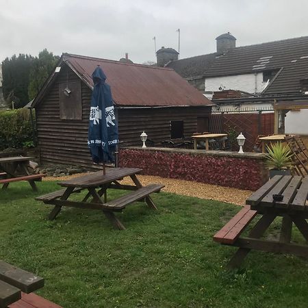 The Eagles Inn Rhayader Esterno foto