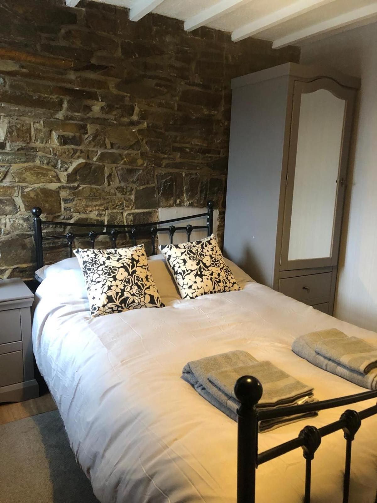 The Eagles Inn Rhayader Esterno foto