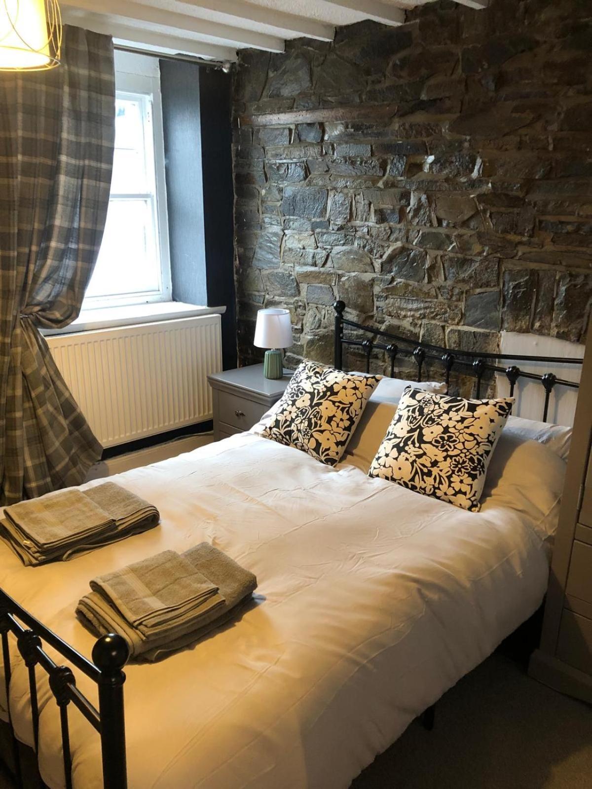 The Eagles Inn Rhayader Esterno foto