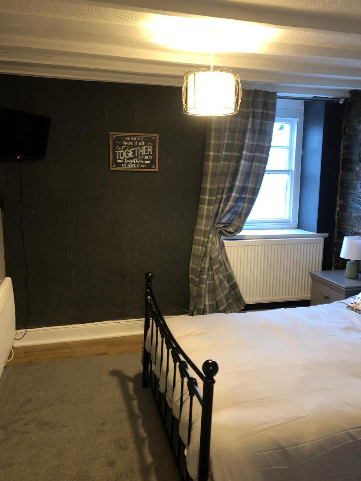 The Eagles Inn Rhayader Esterno foto